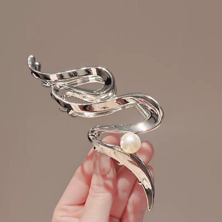 Faux Pearl Claw Clip